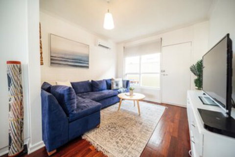 Urban Beach Shack Metres From The Beach & Cafes - Accommodation Mount Tamborine 0
