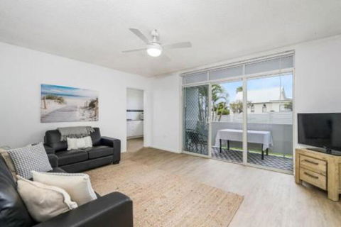 WAVES On MAIN 4 / 1 MAIN STREET - Accommodation Mount Tamborine 0