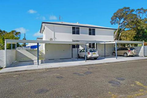 WAVES On MAIN 4 / 1 MAIN STREET - Accommodation Mount Tamborine 3