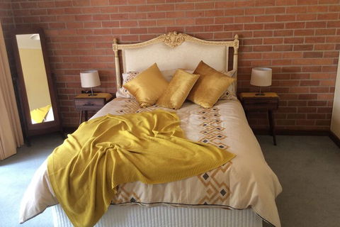 Dunolly Broadway B&B - Accommodation Mount Tamborine 1