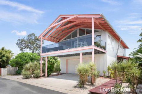 Foot Prints - Accommodation Mount Tamborine 0