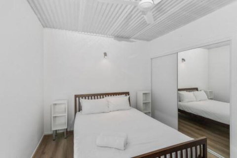 Foot Prints - Accommodation Mount Tamborine 6