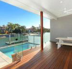 Culbara 23b Modern 5 Bedroom Townhouse on Canal with Plunge Pool Pontoon  Aircon - Accommodation Mount Tamborine