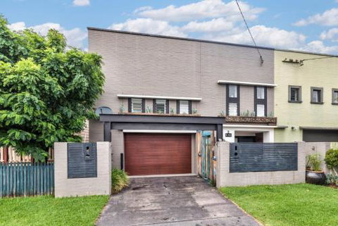 Urban Chic 3 BR House In Wickham - Accommodation Mount Tamborine 3