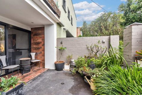 Urban Chic 3 BR House In Wickham - Accommodation Mount Tamborine 4