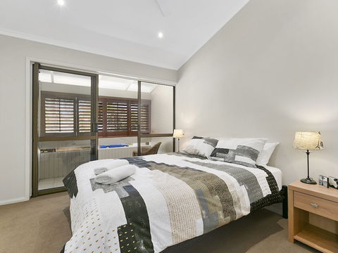A Superb Location For Enjoying The Best Of Noosa Unit 2 / 69 Noosa Parade - Accommodation Mount Tamborine 2