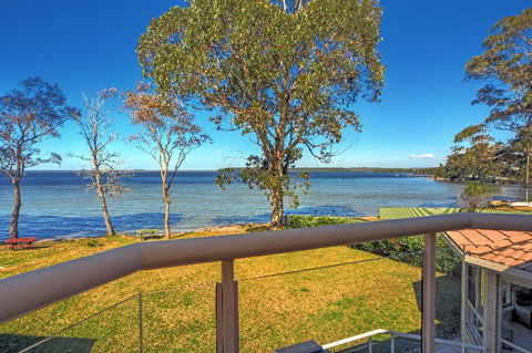 Adrift Retreat St. Georges Basin Waterfront Home - Accommodation Mount Tamborine 5