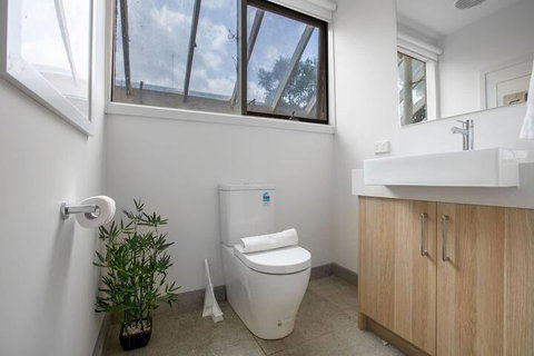 Comfy Holiday House With Pool@rosanna - Accommodation Mount Tamborine 3