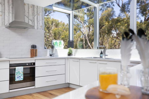 The Bird House - Accommodation Mount Tamborine 2