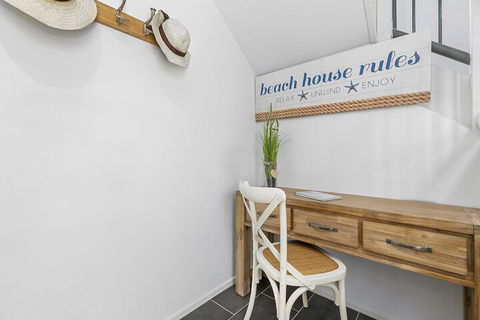 Stunning Beach Front Villa At Castaway Cove - Accommodation Mount Tamborine 4