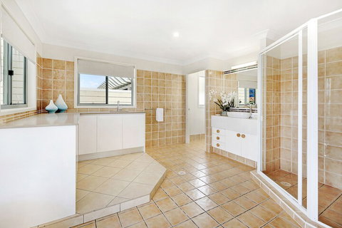 Luxury Living By The Sea - Accommodation Mount Tamborine 3