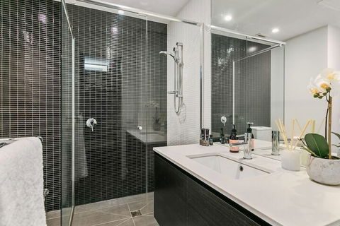 GRATTAN A Premier Location & Modern Space - Accommodation Mount Tamborine 1
