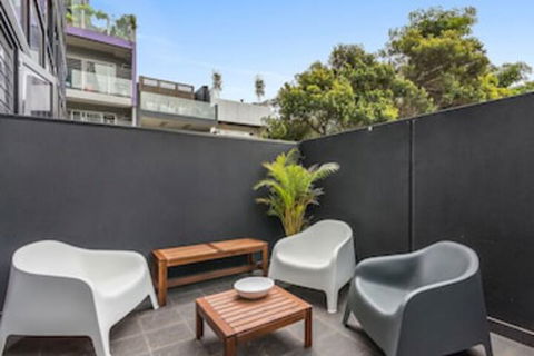 GRATTAN A Premier Location & Modern Space - Accommodation Mount Tamborine 0