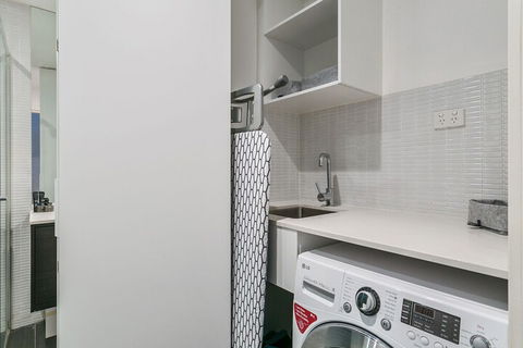 GRATTAN A Premier Location & Modern Space - Accommodation Mount Tamborine 5