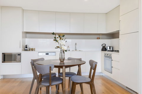 Modern Apartment Next To Largest Shopping Centre - Accommodation Mount Tamborine 2