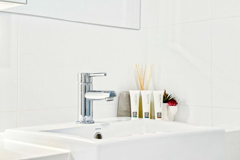 Modern Apartment Next To Largest Shopping Centre - Accommodation Mount Tamborine 0