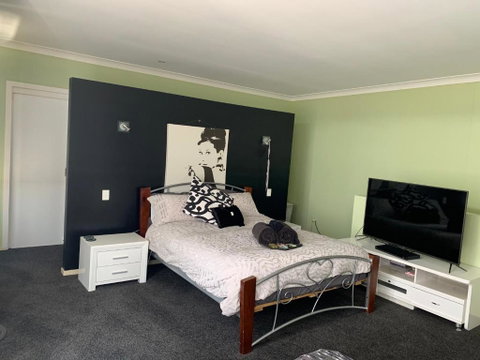 Farm Stay On Horse Property - Accommodation Mount Tamborine 1