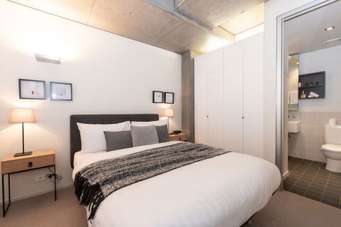 Luxury East Melbourne Apartment - Accommodation Mount Tamborine 6