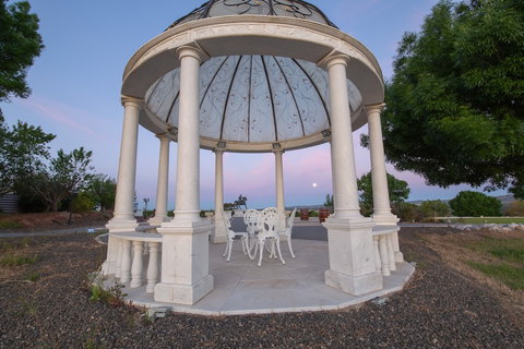 1837 Barossa Luxury Cottages Lyndoch SA - Accommodation Mount Tamborine 4