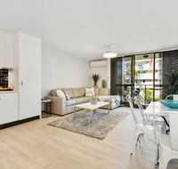 Mooloolaba Apartment with Marina Views - Accommodation Mount Tamborine