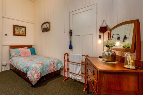 Dillons Cottage - Accommodation Mount Tamborine 1