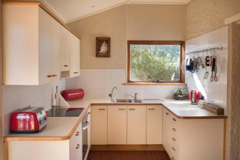 The Cottage At Riverside Farm - Accommodation Mount Tamborine 5