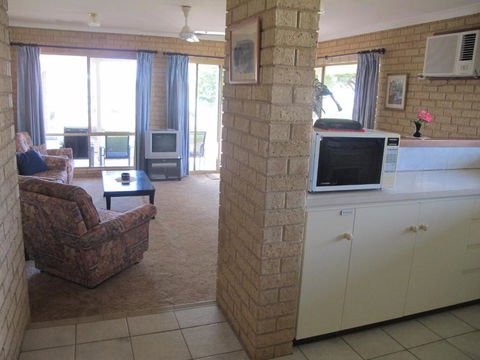 Kalbarri Riverfront Unit - Accommodation Mount Tamborine 4