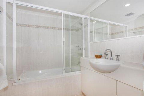 Unit 1 The Rocks 1746 David Low Coolum Beach 500 Bond - Accommodation Mount Tamborine 4