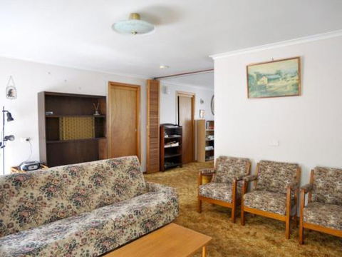 RETRO RETREAT INLET SIDE - Accommodation Mount Tamborine 1