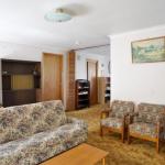 RETRO RETREAT INLET SIDE - Accommodation Mount Tamborine 0