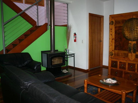 Vainui - Accommodation Mount Tamborine 1