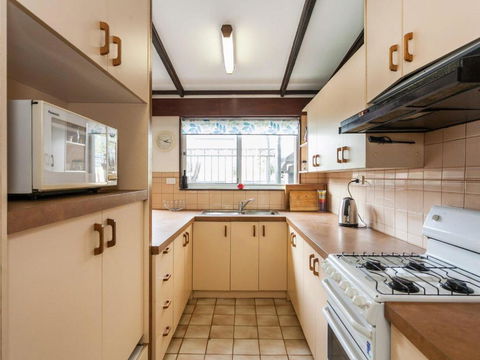 OCEAN SOUNDS Anglesea - Accommodation Mount Tamborine 3