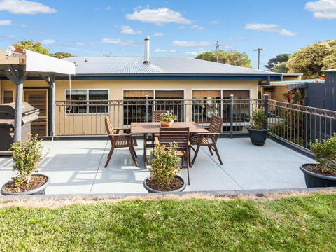 OCEAN SOUNDS Anglesea - Accommodation Mount Tamborine 2