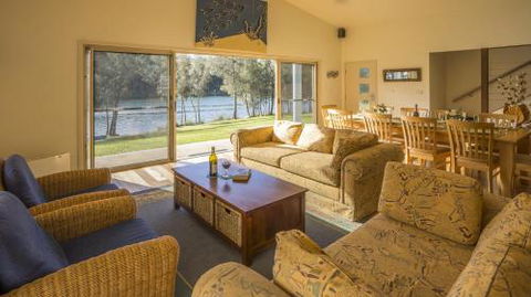 Atlantis On Lake Conjola Sandra St. 1 Lake Conjola - Accommodation Mount Tamborine 3