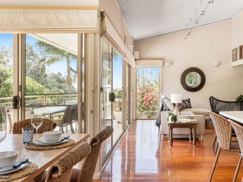 The Stanwell Beach Glass House Beach & Pool - Accommodation Mount Tamborine 6