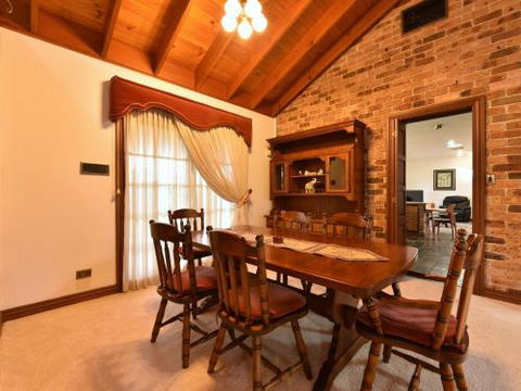 Wine Country Homestead Estate - Accommodation Mount Tamborine 2