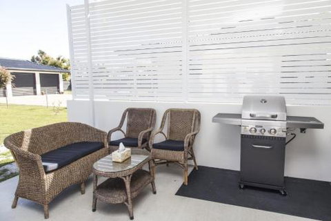 Urangan Harbour Cottage - Accommodation Mount Tamborine 3
