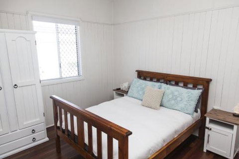Urangan Harbour Cottage - Accommodation Mount Tamborine 2