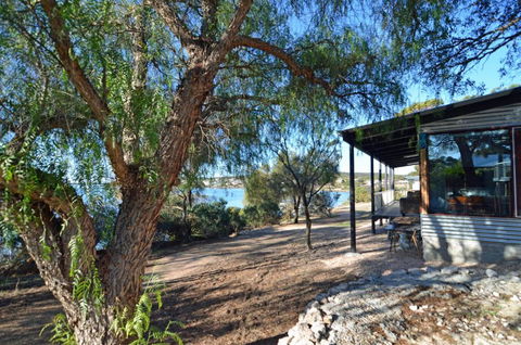 CDC 625 Beach House Incl.rear 2BR Studio - Accommodation Mount Tamborine 3