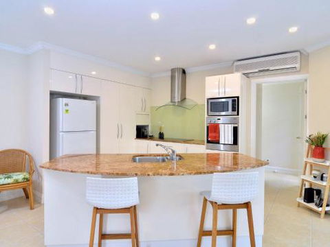 Walk To The Ocean In Five Minutes - Accommodation Mount Tamborine 3