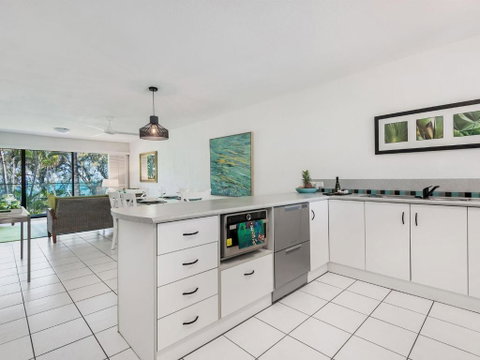 Absolute Beachfront - Accommodation Mount Tamborine 3