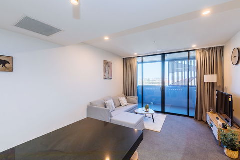 Airtrip Apartments On Deshon St - Accommodation Mount Tamborine 2