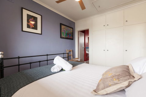 ELEANOR, 1BDR Fitzroy North Apartment - Accommodation Mount Tamborine 0