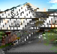 Elizabethan Lodge - Accommodation Mount Tamborine