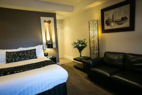 Gallery Apartments - Accommodation Mount Tamborine 0