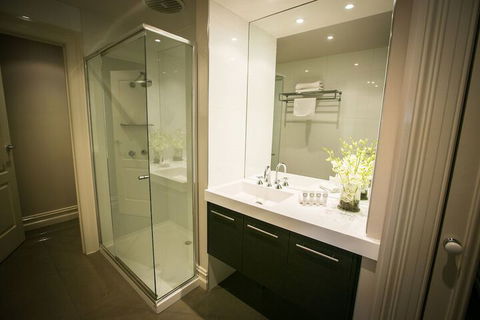 Gallery Apartments - Accommodation Mount Tamborine 5