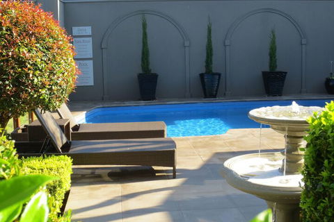 Gallery Apartments - Accommodation Mount Tamborine 1