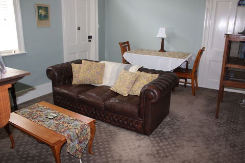 Westbury Gingerbread Cottages - Accommodation Mount Tamborine 4