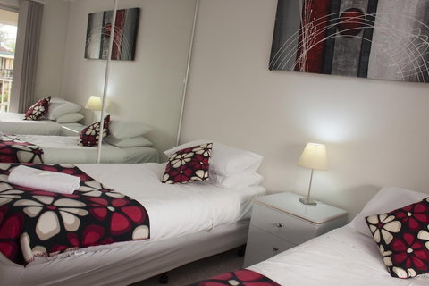 Bayview Bay Apartments & Marina - Accommodation Mount Tamborine 3