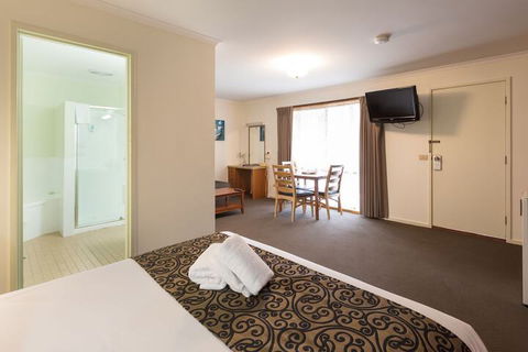 Advance Motel - Accommodation Mount Tamborine 4